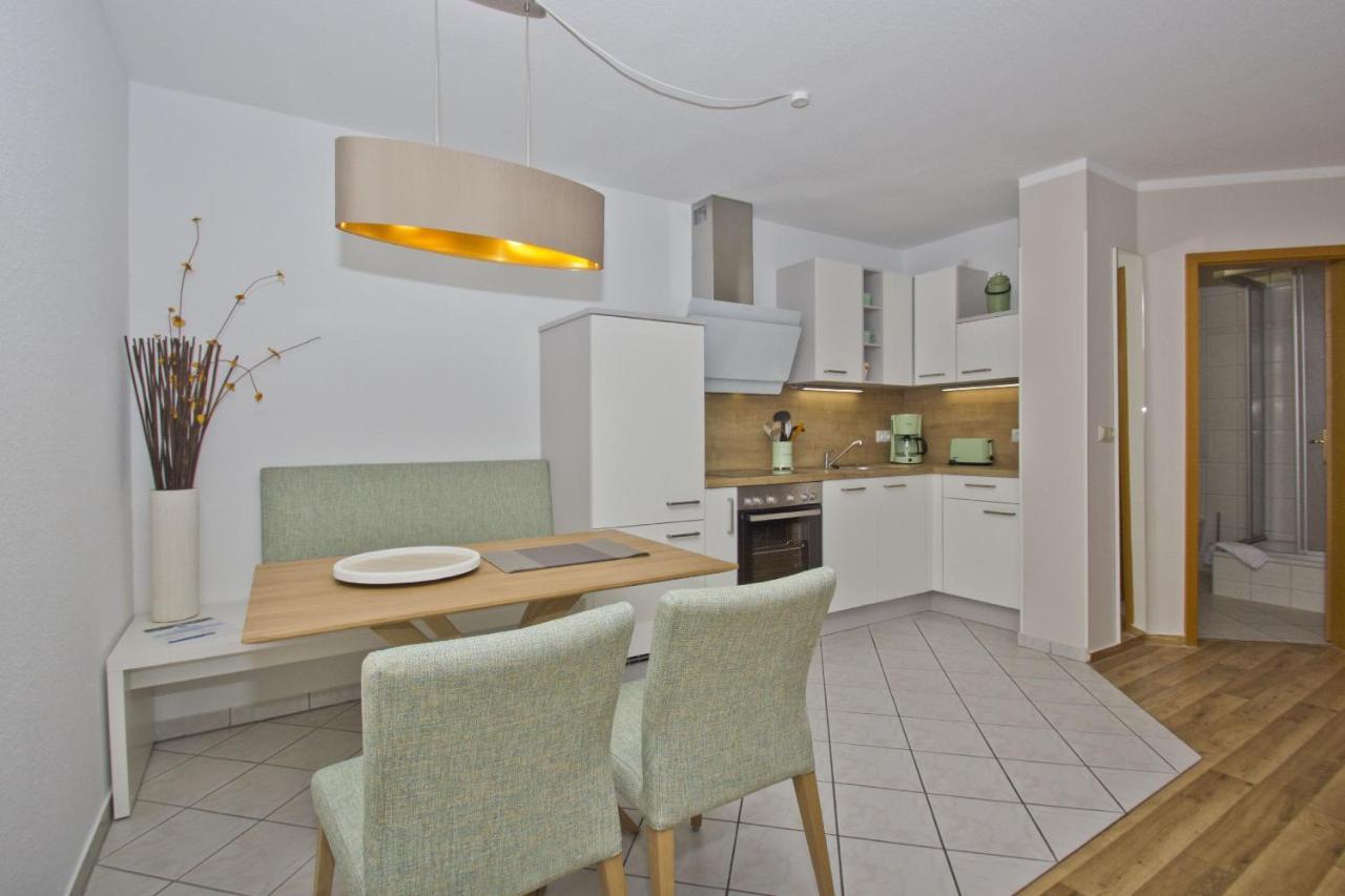 Ferienwohnung Mit Balkon, Gratis Nutzung Vom Ahoi Erlebnisbad Und Sauna In Sellin - Haus Strandeck Fewo 07 Goehren  Rum bild